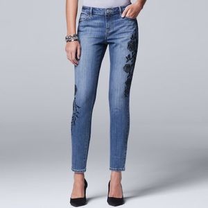 Vera Wang Mid-Rise Embroidered Jeans